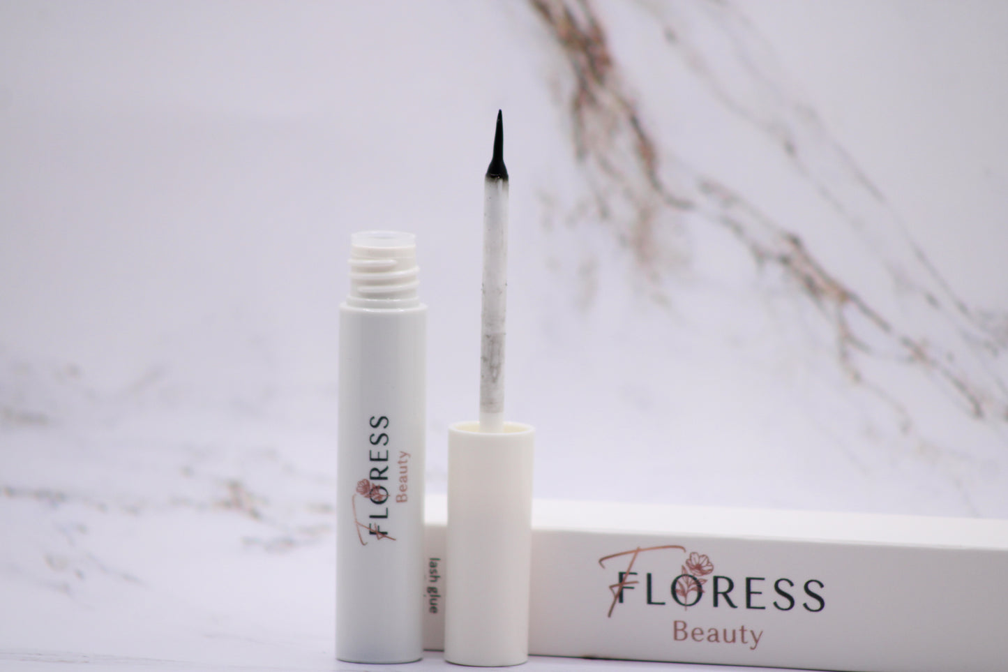 Floress Lash Glue - Professional Eyelash Adhesive for Secure Hold and Natural Look